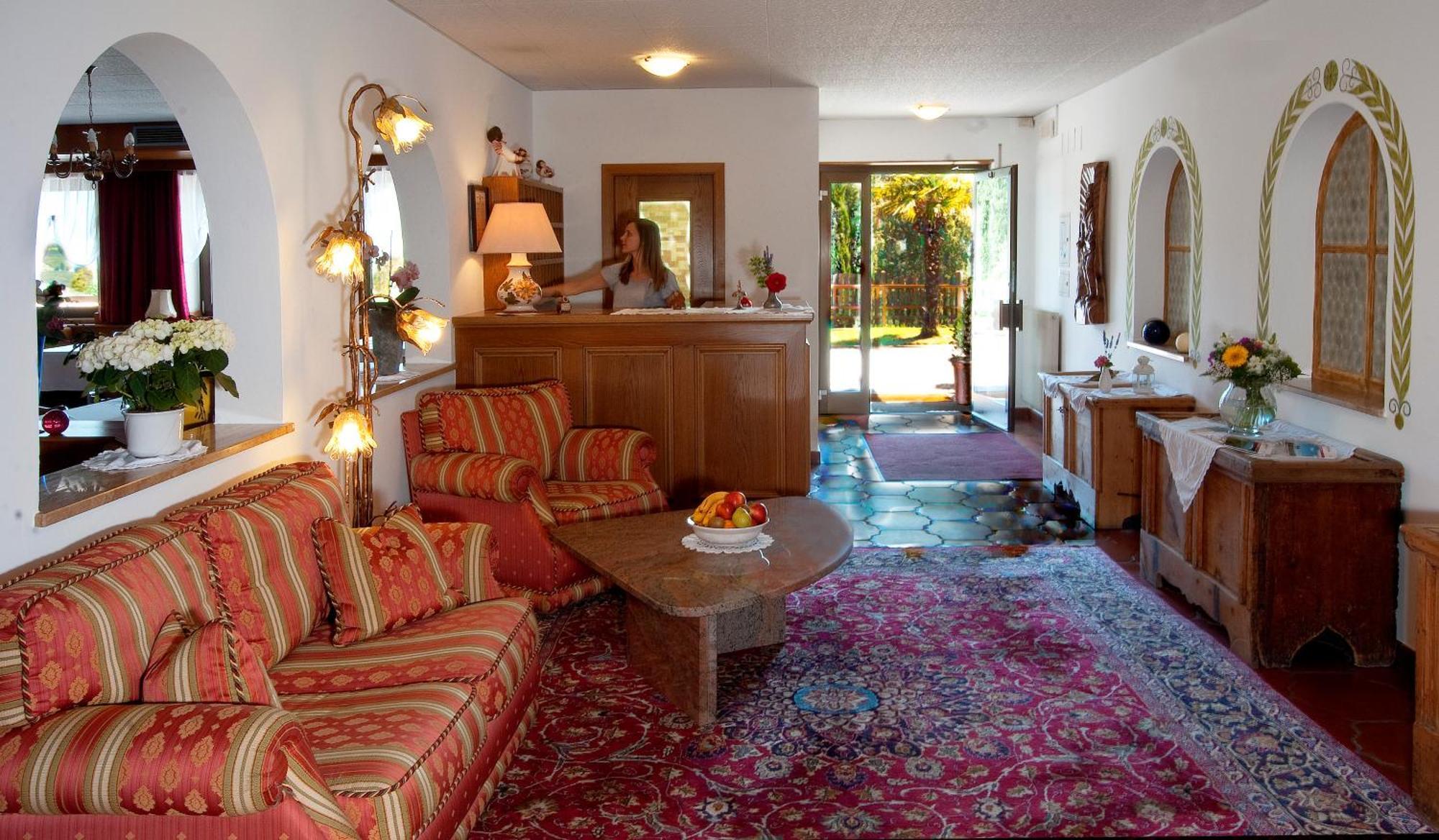 Hotel Appartement Inge ティローロ エクステリア 写真