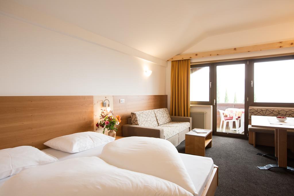 Hotel Appartement Inge ティローロ エクステリア 写真