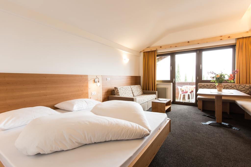 Hotel Appartement Inge ティローロ エクステリア 写真