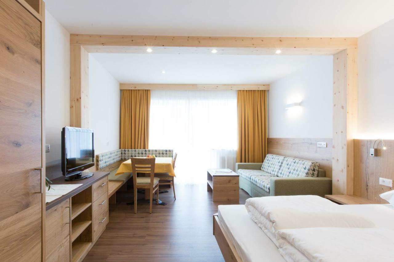 Hotel Appartement Inge ティローロ エクステリア 写真